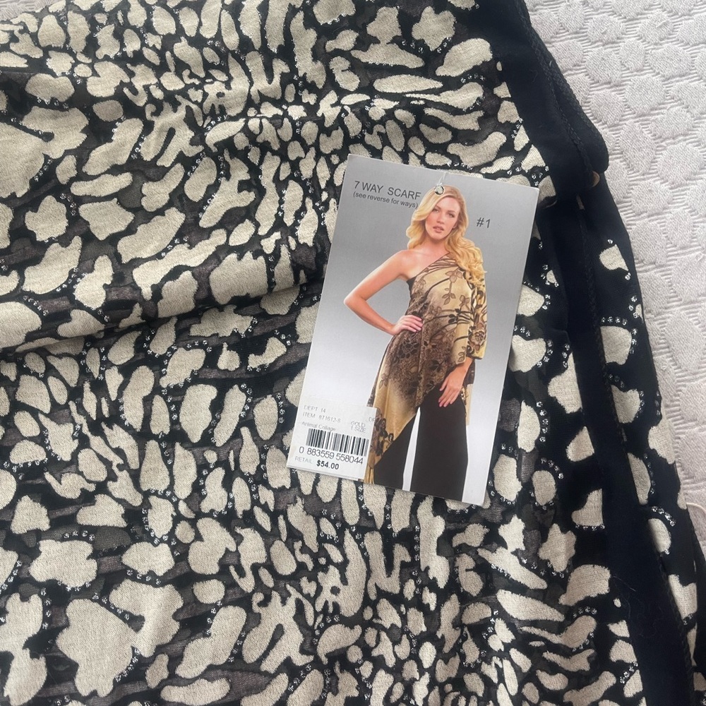 7 Way Scarf rich black cream pattern